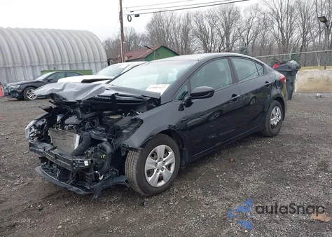 2018 Kia Forte Lx z USA, uszkodzony, nr VIN 3KPFL4A77JE226713